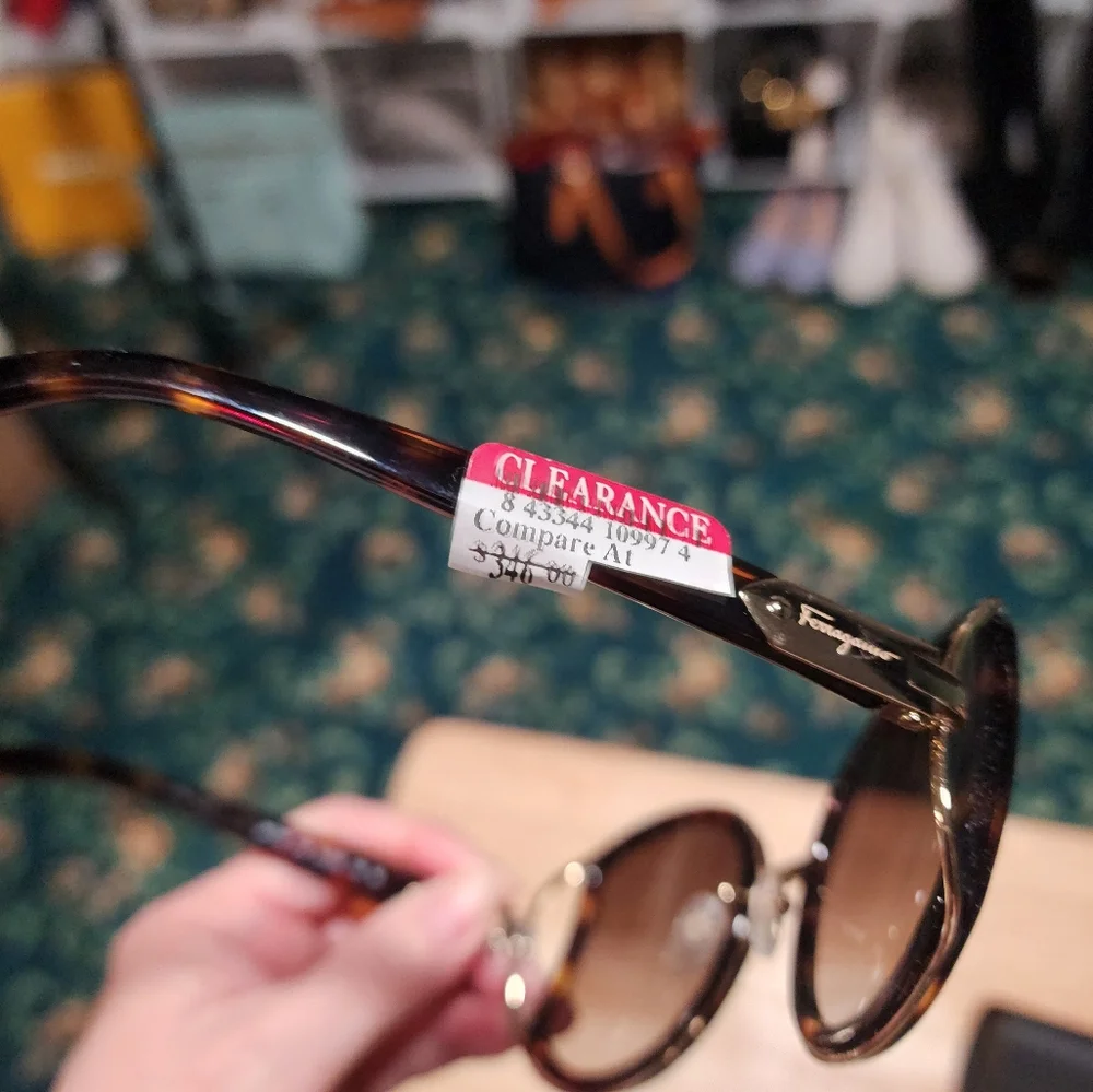 NWT Salvatore Ferragamo sunglasses authentic - Picture 4 of 8